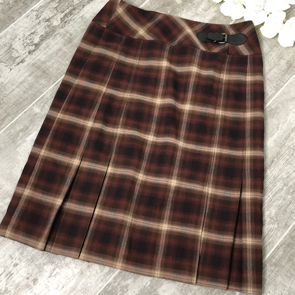JONES WEAR long pleated plaid brown skirt